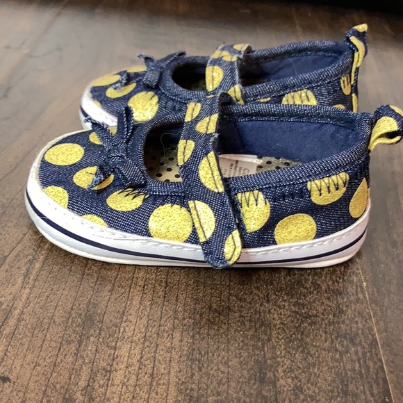 Carter’s Baby Girl Wide Fit Shoe - Picture 3 of 5